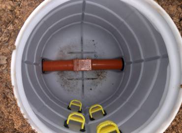 Výkop a pokládka odpadů